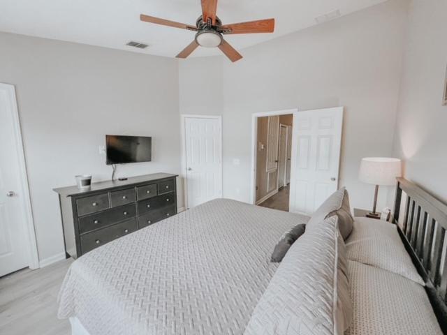3 Bedrooms - 3 Bathrooms - Windsor Hills 7659 Sk Holiday home *